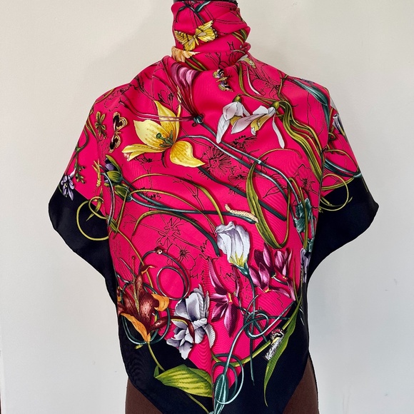 New Gucci Scarf Flora Infinity Print Silk Scarf Wrap with Gucci Gift Box - Picture 2 of 13